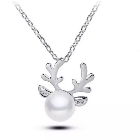 ❄️🎄Silver Reindeer Pearl Necklace🎄